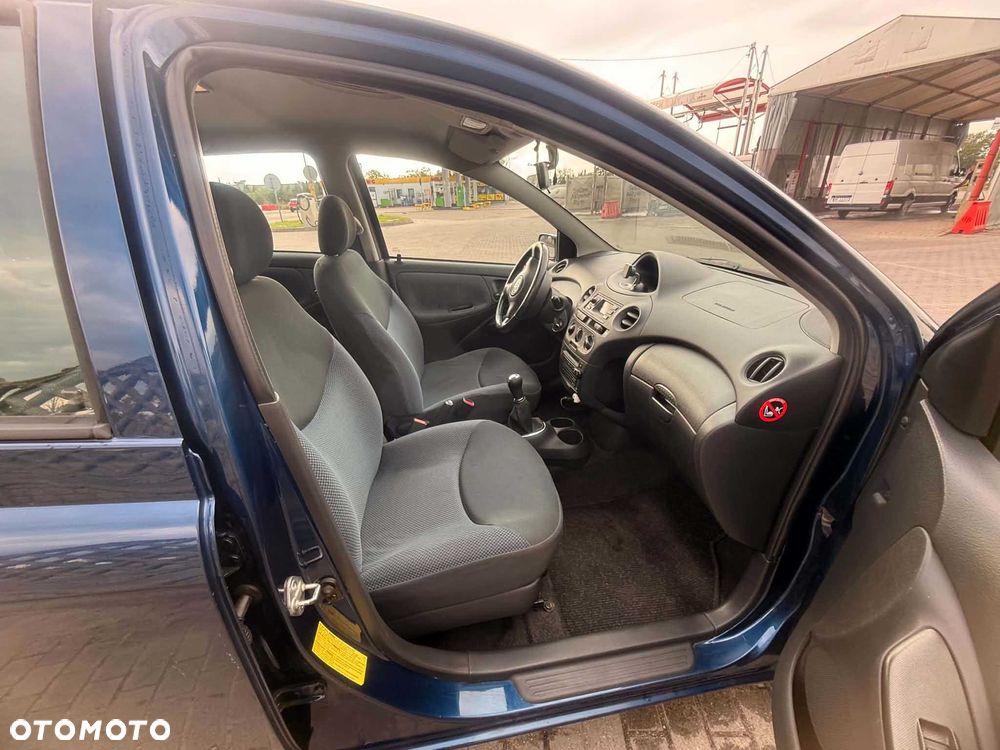 Toyota Yaris - 5