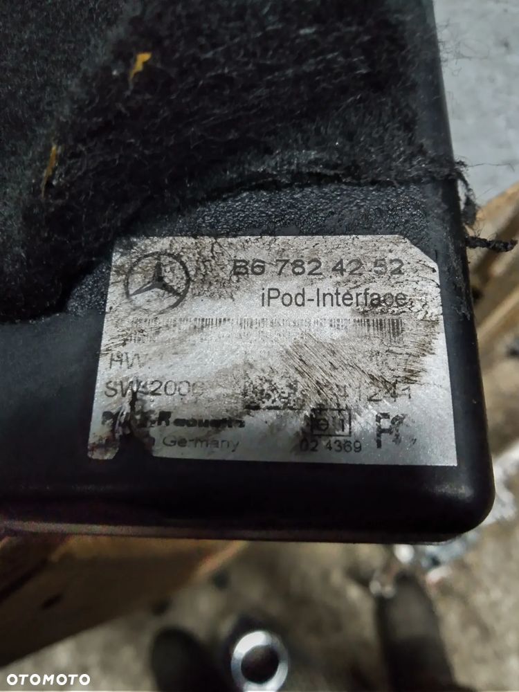 Moduł iPod W209 B67824252 - 3