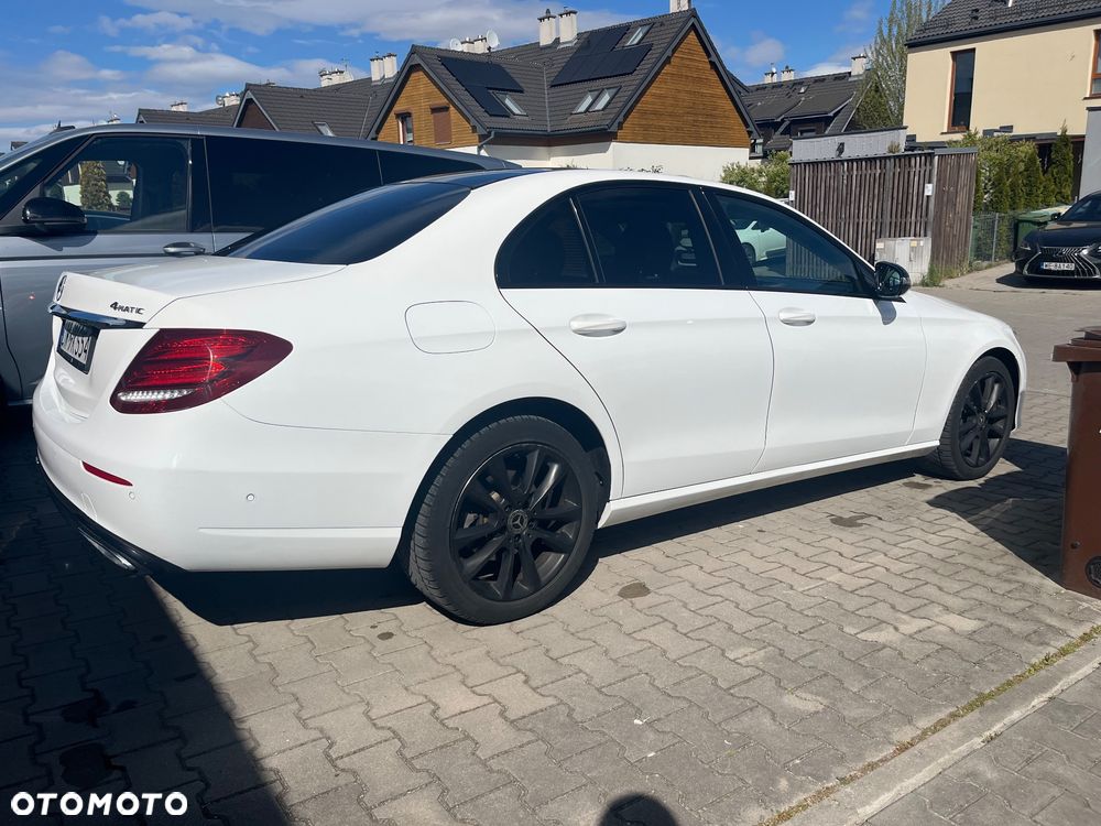 Mercedes-Benz Klasa E 220 d 4-Matic 9G-TRONIC - 4