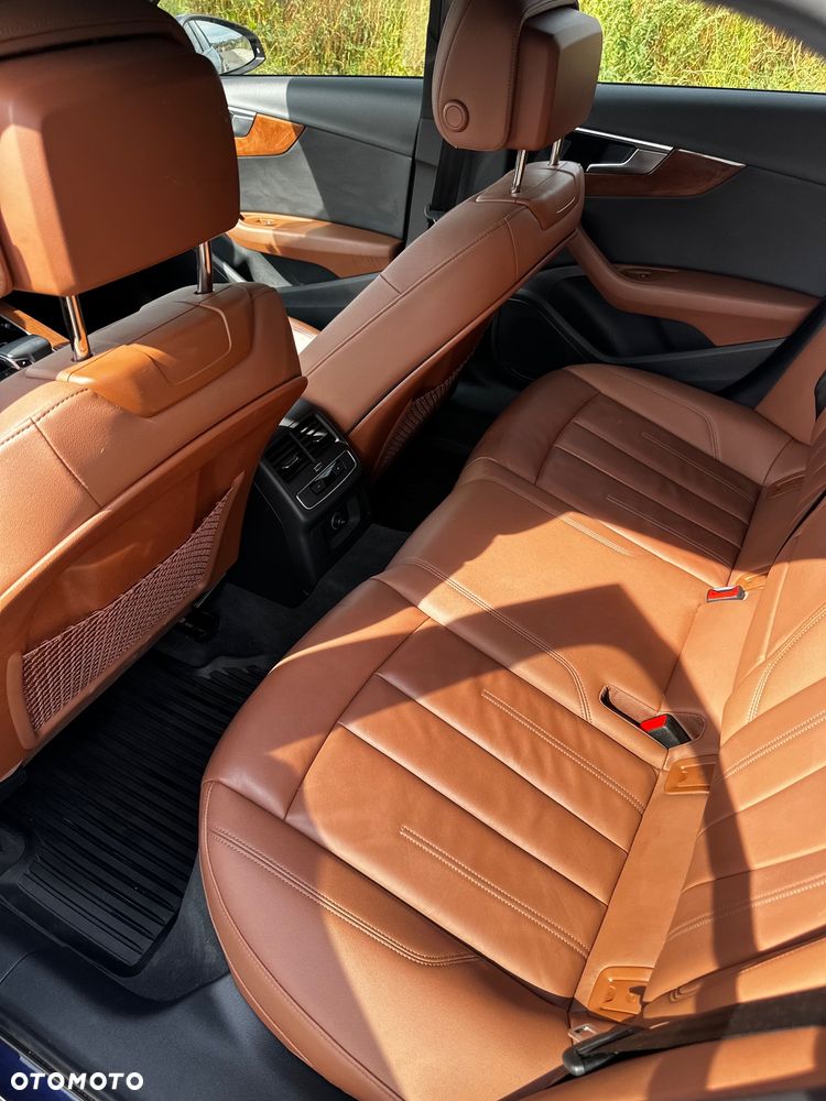 Audi A4 Limousine - 14