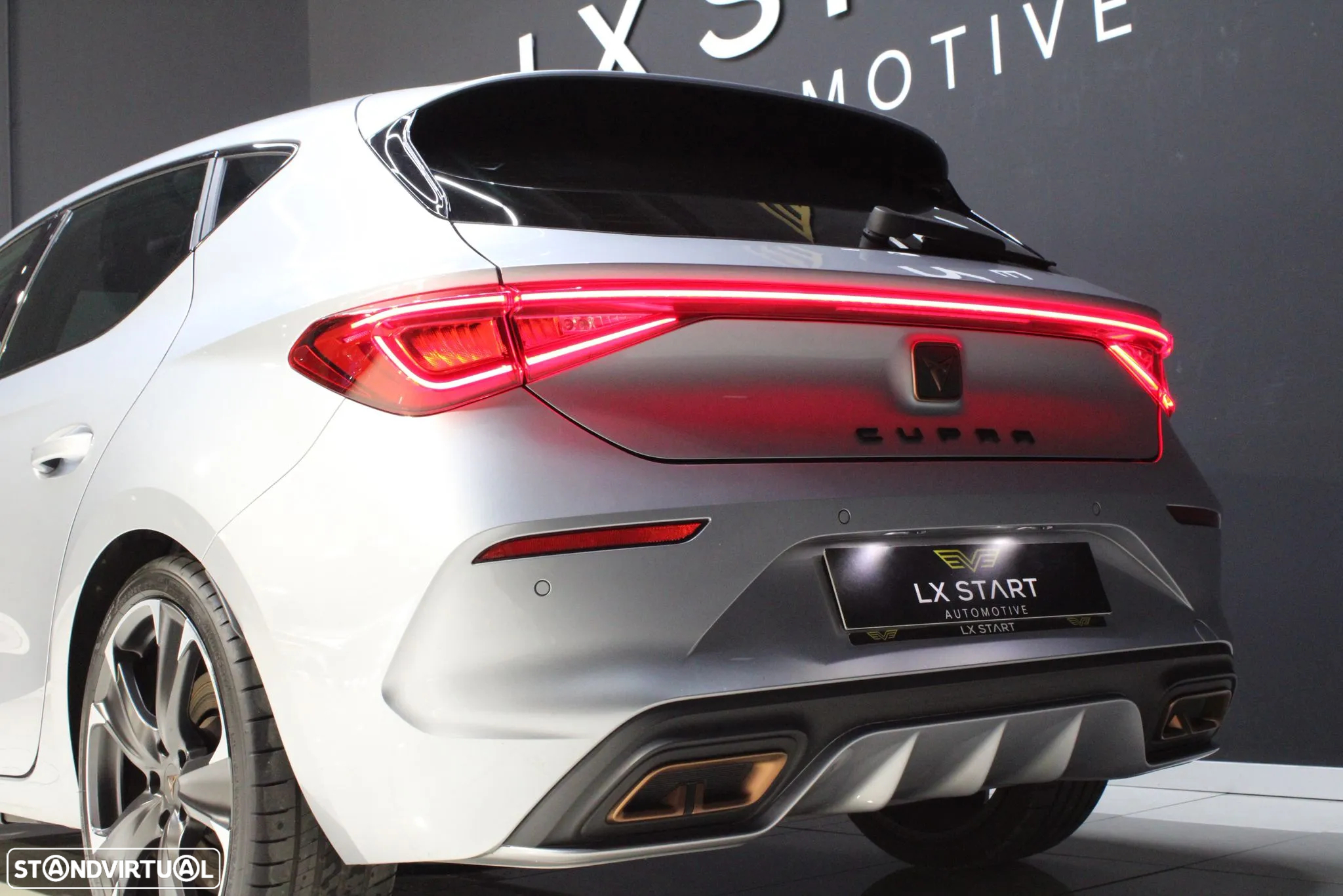 Cupra Leon 1.4 e-Hybrid VZ DSG - 11
