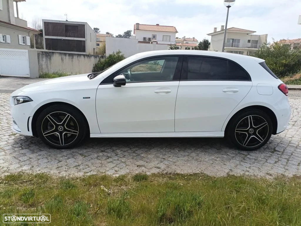 Mercedes-Benz A 250 e AMG Line - 11