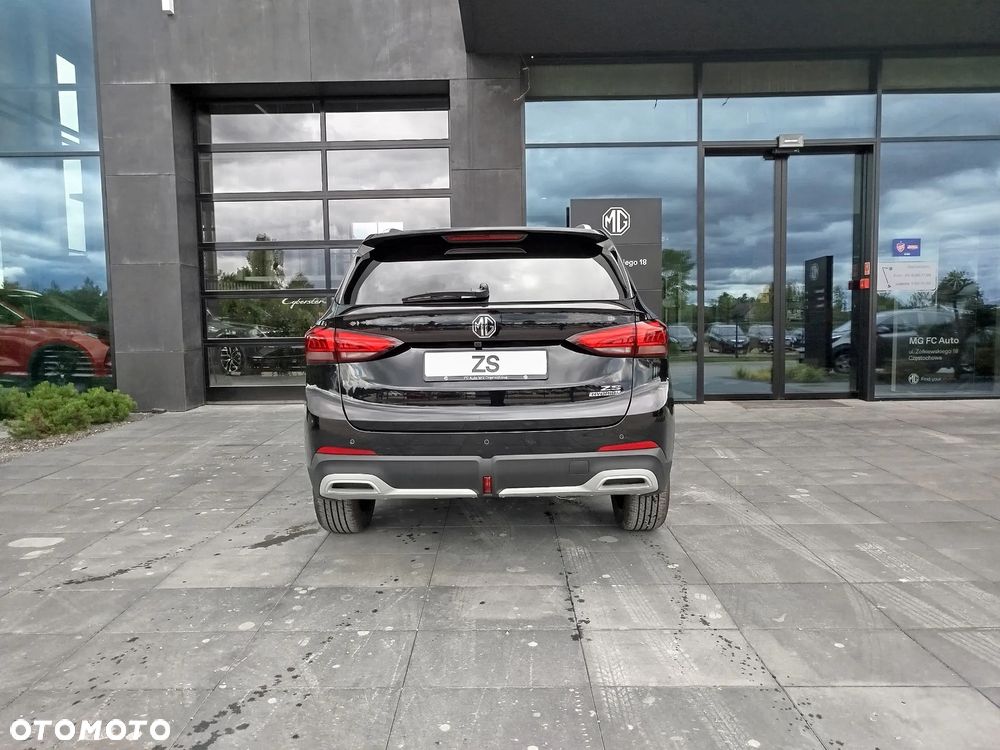 MG ZS Hybrid+ - 4