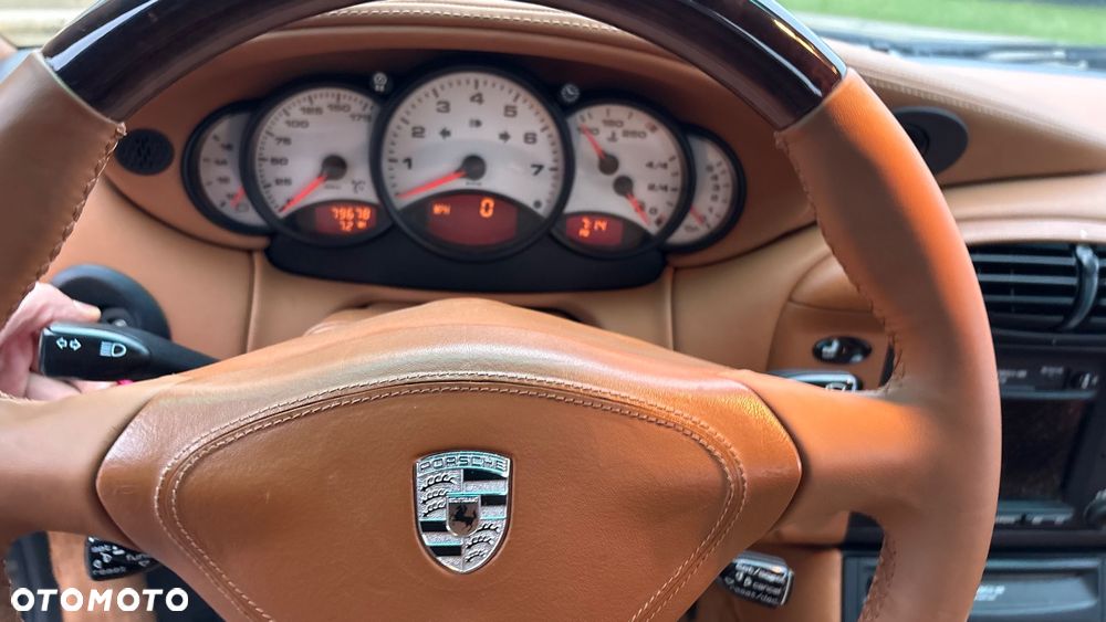 Porsche 911 - 26