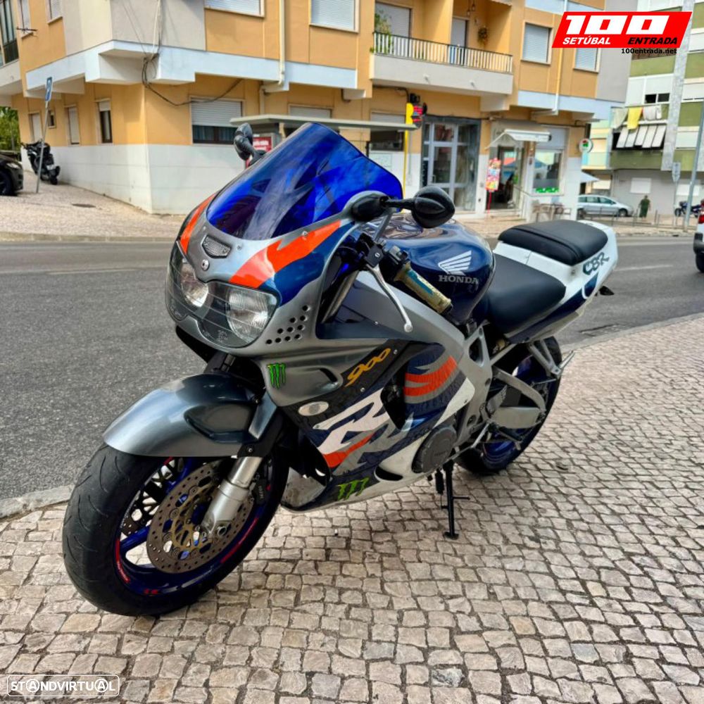 Honda CBR 900 RR - 1