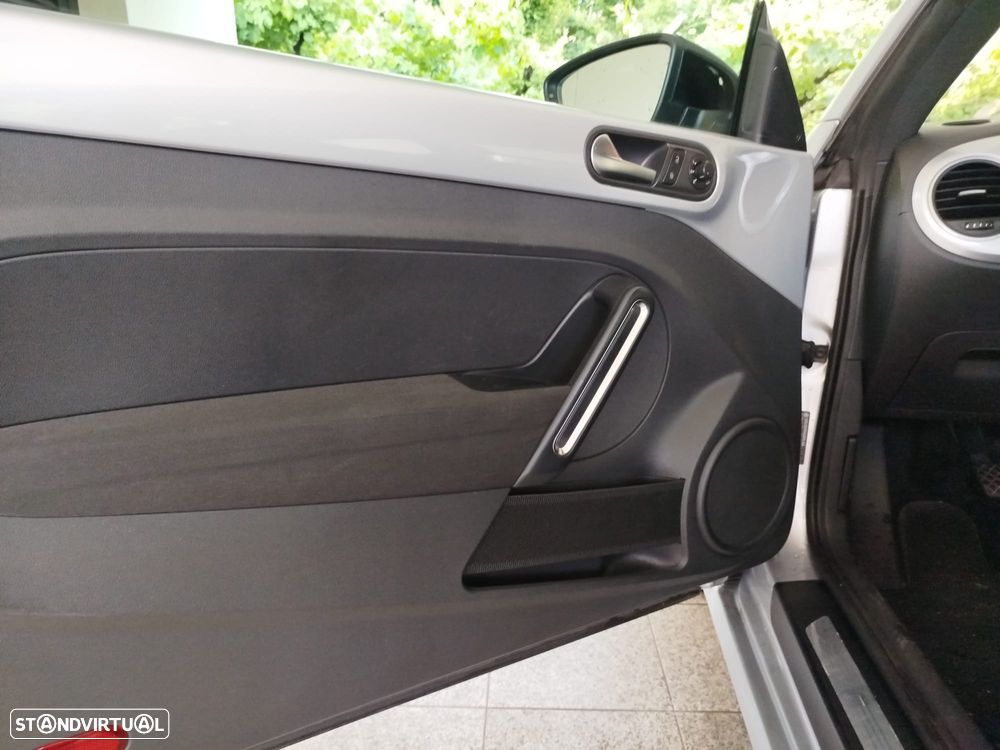VW New Beetle 1.6 TDi - 10