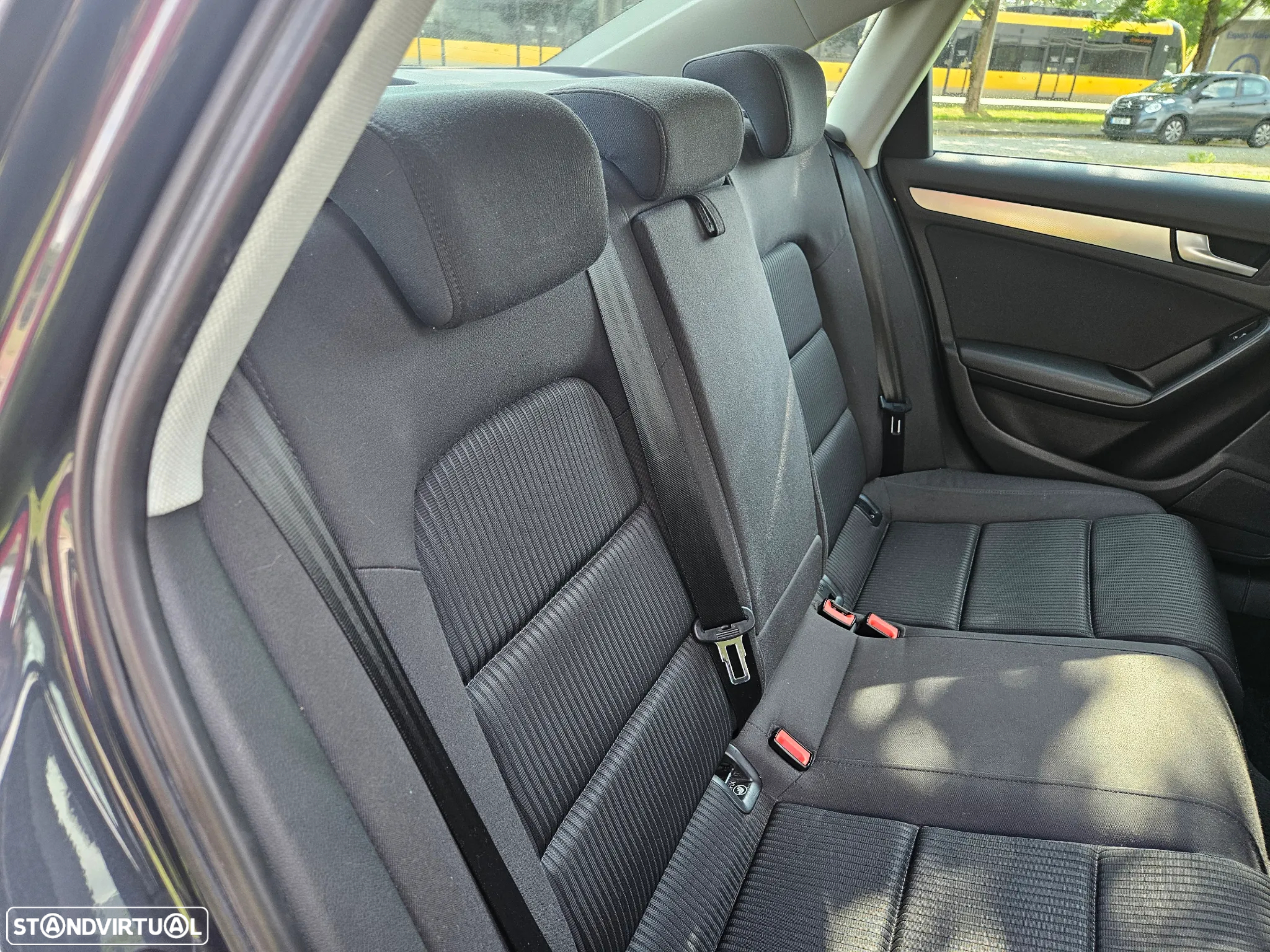Audi A4 2.0 TDI exclusive - 24