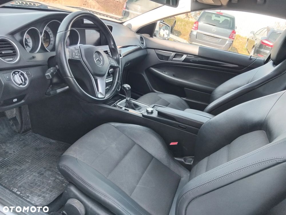 Mercedes-Benz Klasa C 180 CGI BlueEff - 7
