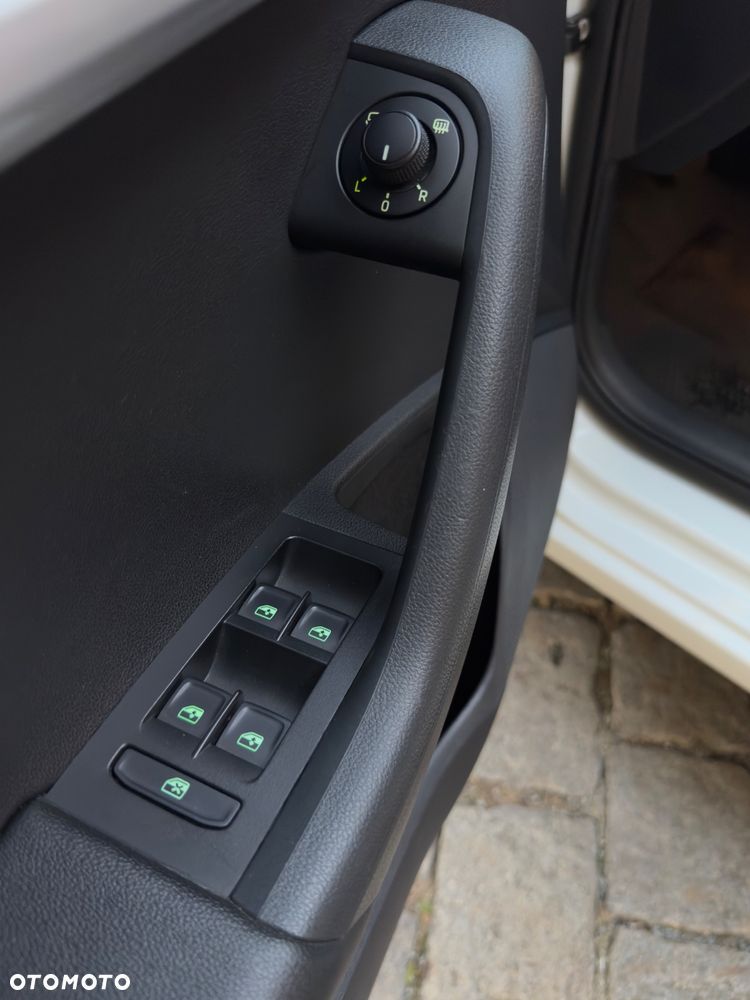 Skoda Octavia 1.6 TDI DSG Style - 8