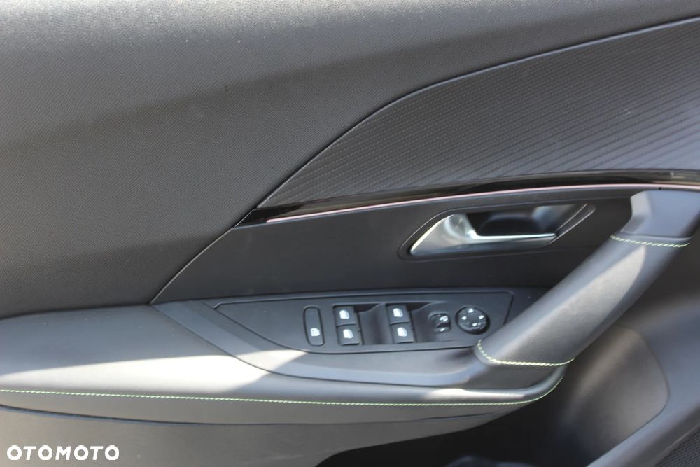Peugeot 2008 GT+ - 14
