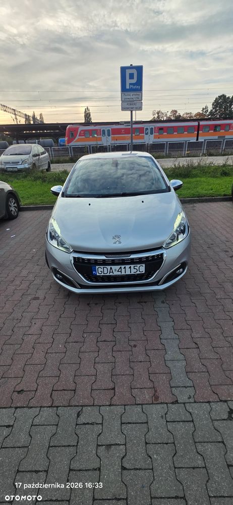 Peugeot 208 2016 photo 3