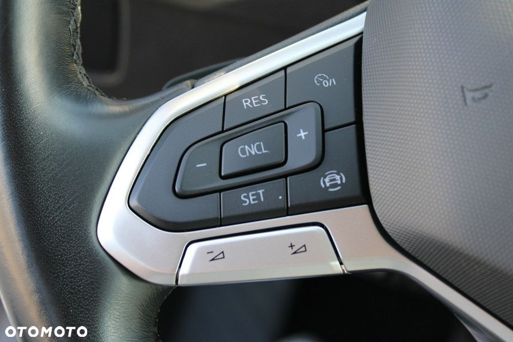 Volkswagen Passat - 18