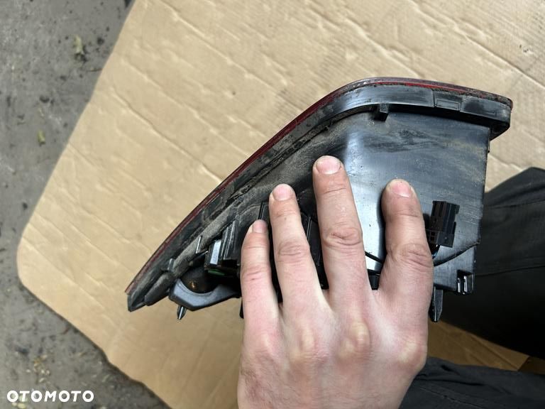 Lampa prawy tył w klapę Peugeot 308 II T9 13-17 9677818280 - 9