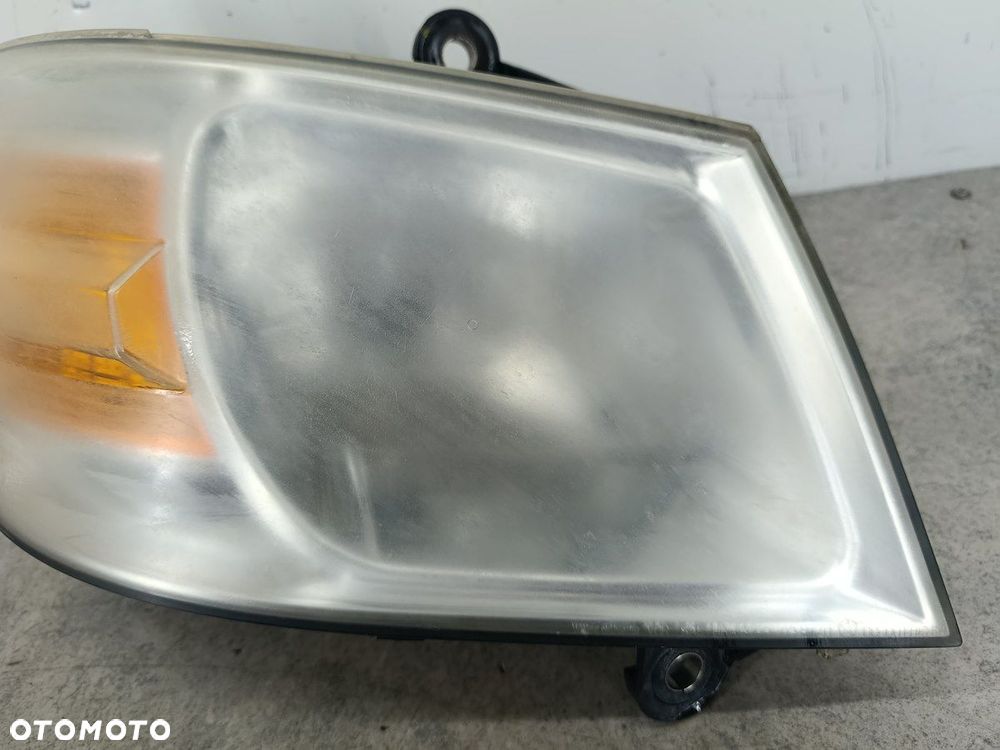 LAMPA PRZÓD PRAWA DODGE GRAND CARAVAN 5113332AD 311602  VALEO - 2