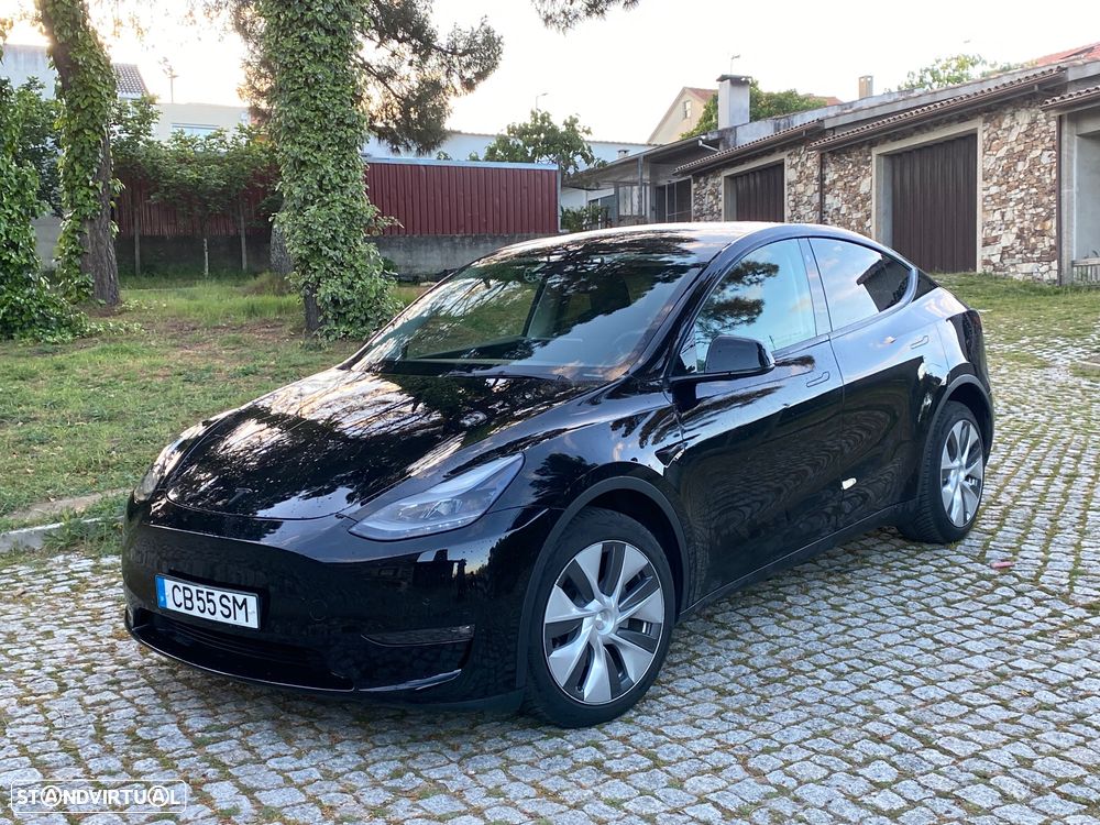 Tesla Model Y Long Range Dual Motor AWD - 8