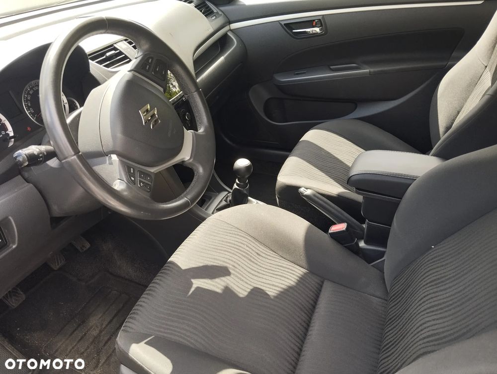 Suzuki Swift 1.2 Premium - 8