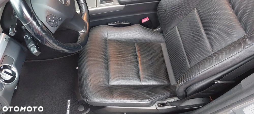 Mercedes-Benz Klasa E 350 CDI 4-Matic BlueEff Avantgarde - 32