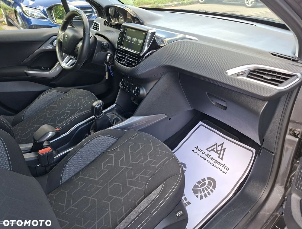 Peugeot 2008 1.6 BlueHDi Style - 29