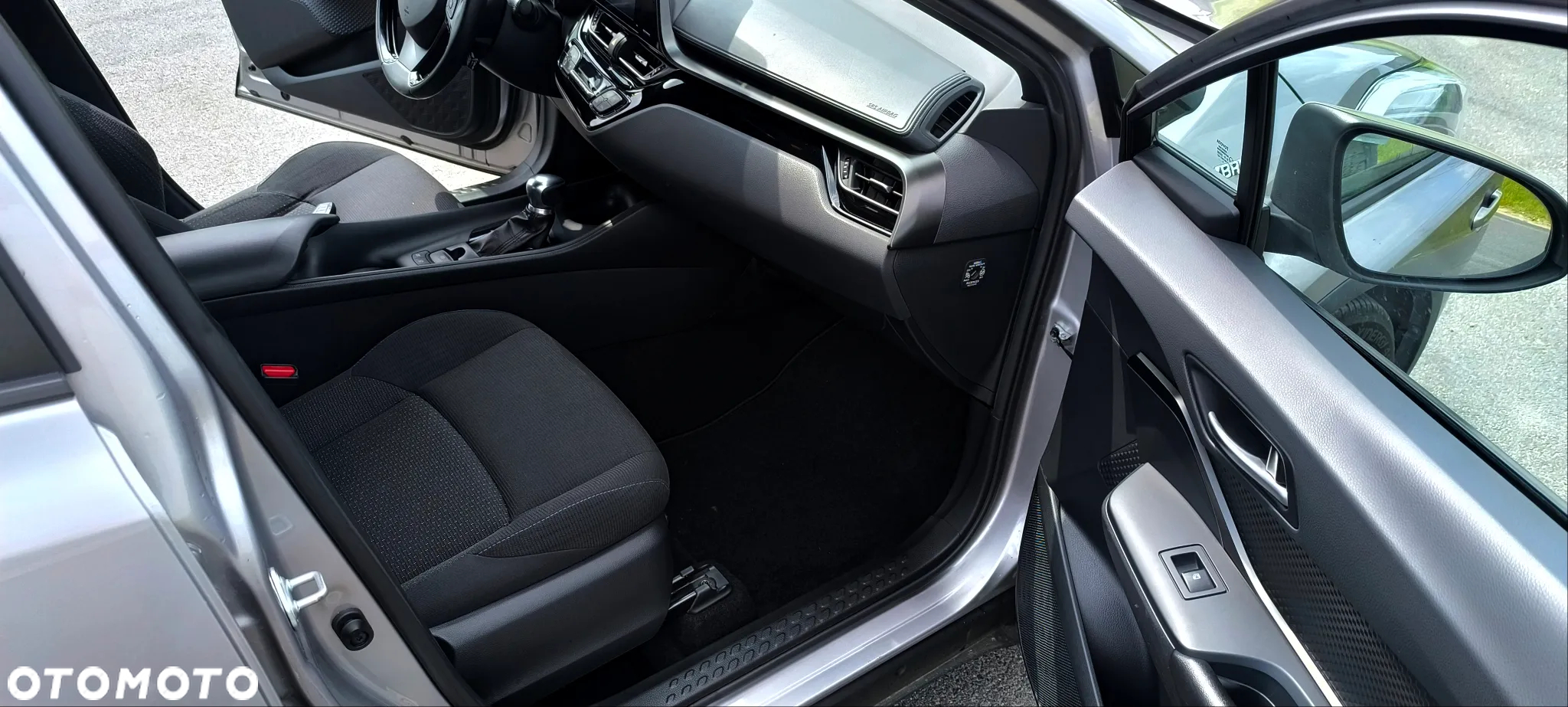 Toyota C-HR 1.8 Hybrid Business - 25