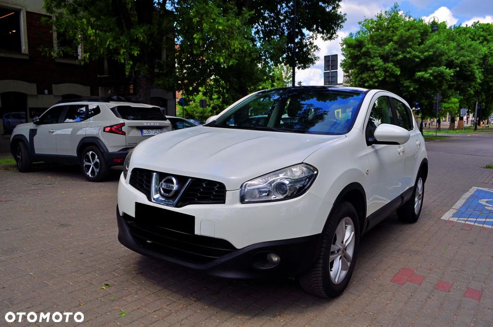 Nissan Qashqai 1.6 visia - 2