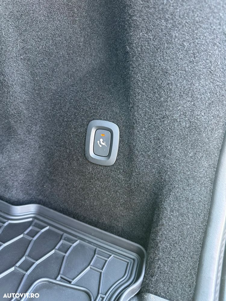 Volvo XC 60 D4 Momentum Pro - 29