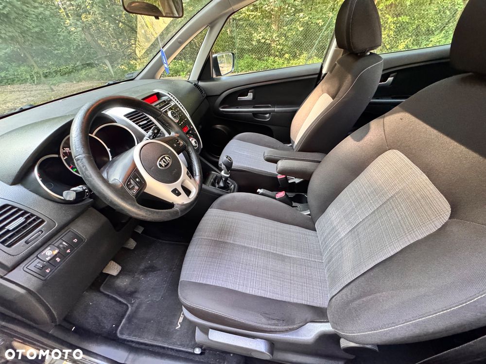 Kia Venga 1.4 S - 11