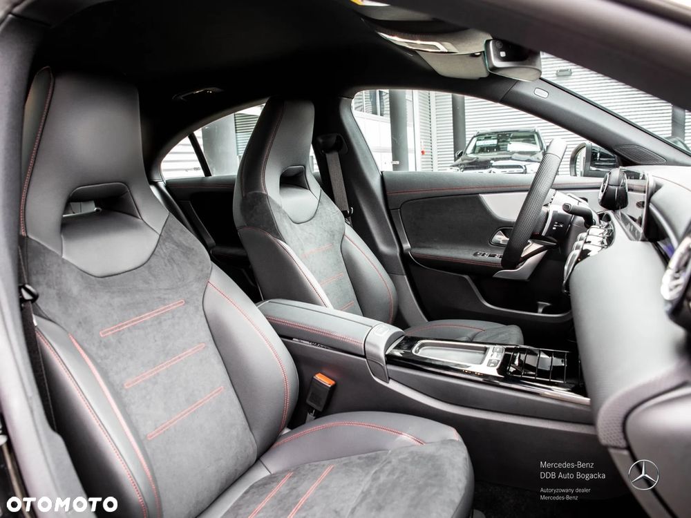 Mercedes-Benz CLA 250 e PHEV AMG Line 8G-DCT - 8