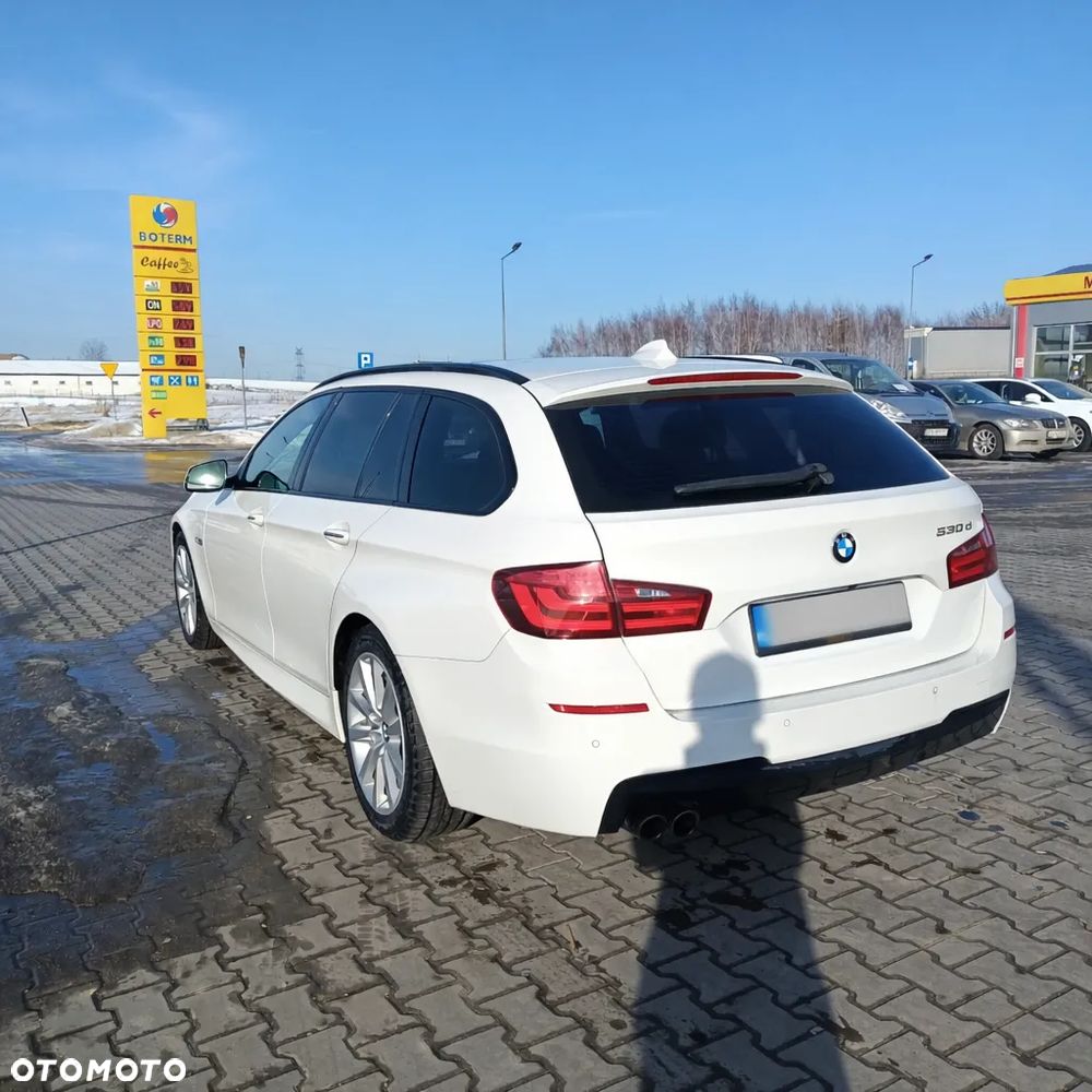 BMW Seria 5 530d xDrive - 9