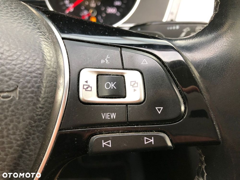 Volkswagen Passat - 26