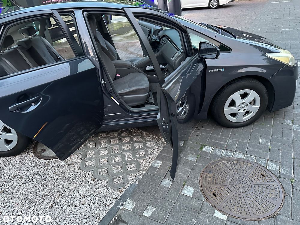 Toyota Prius+ ver--hybrid-sol - 28
