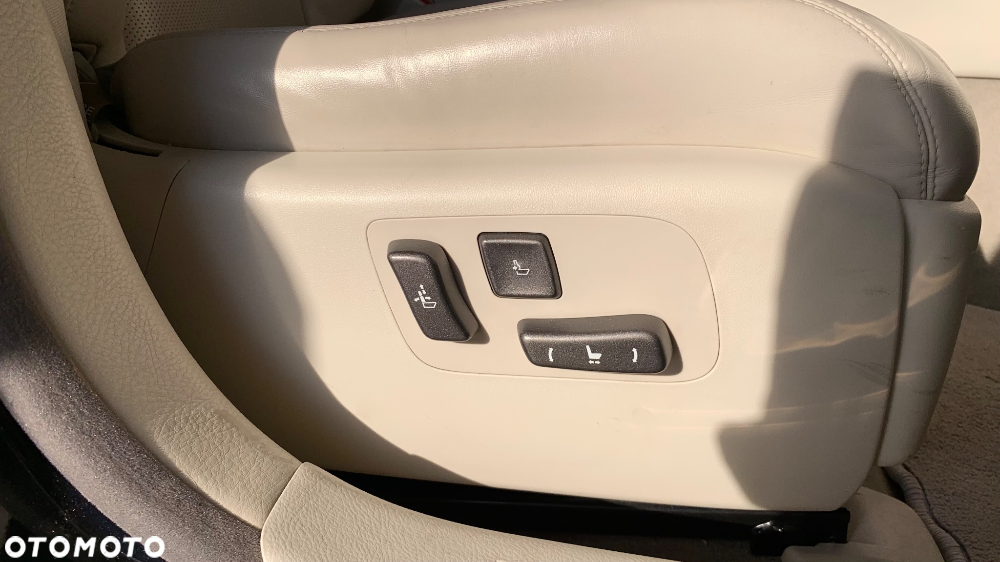 Lexus LS 600h Prestige - 13