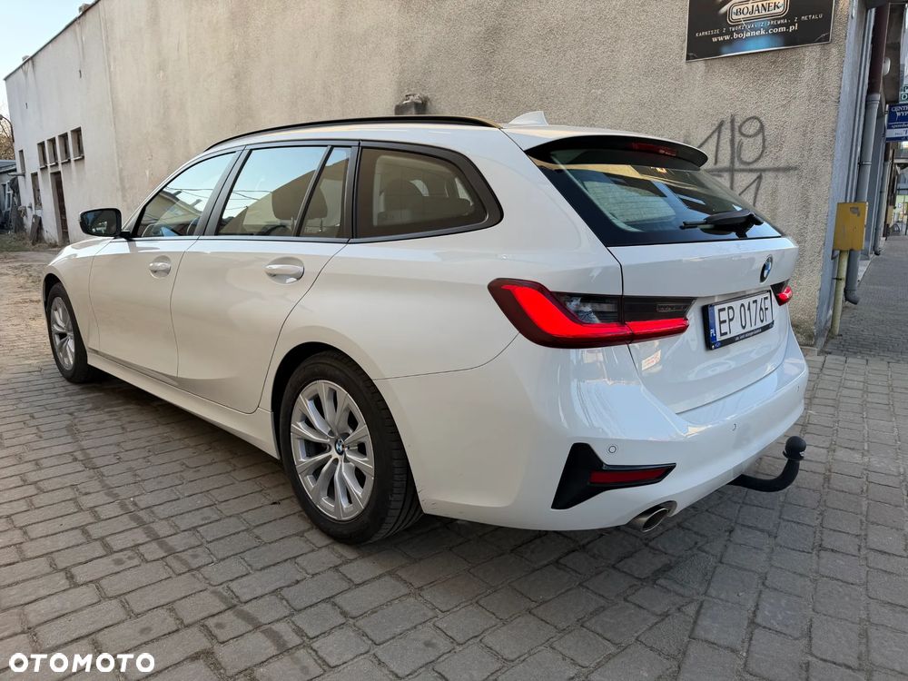 BMW Seria 3 318d Edition Luxury Line Purity - 2