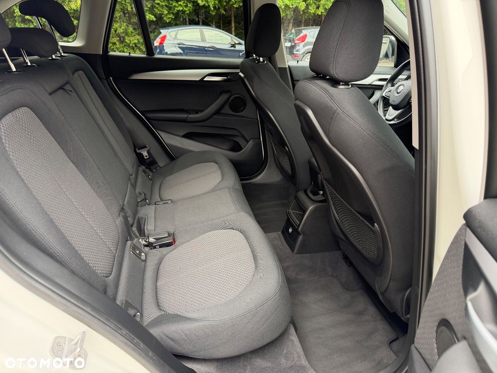 BMW X1 sDrive18i - 14