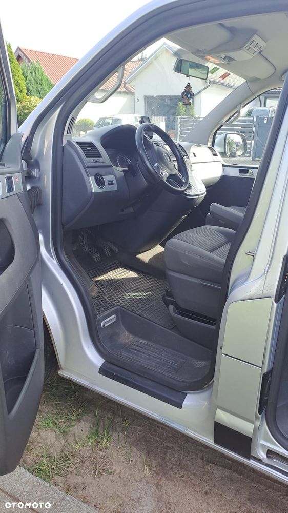 Volkswagen Multivan - 14
