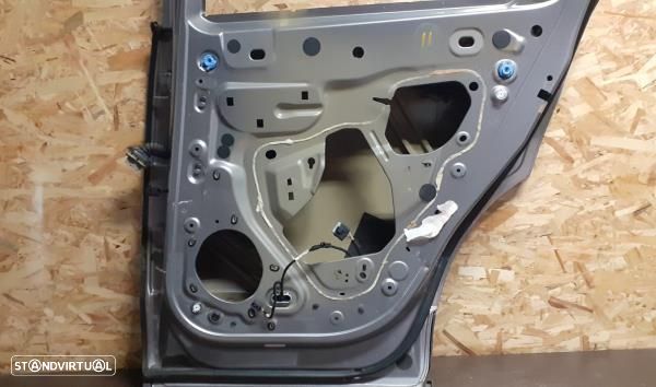 Porta Trás Dto Peugeot 3008 Suv (M_) - 5