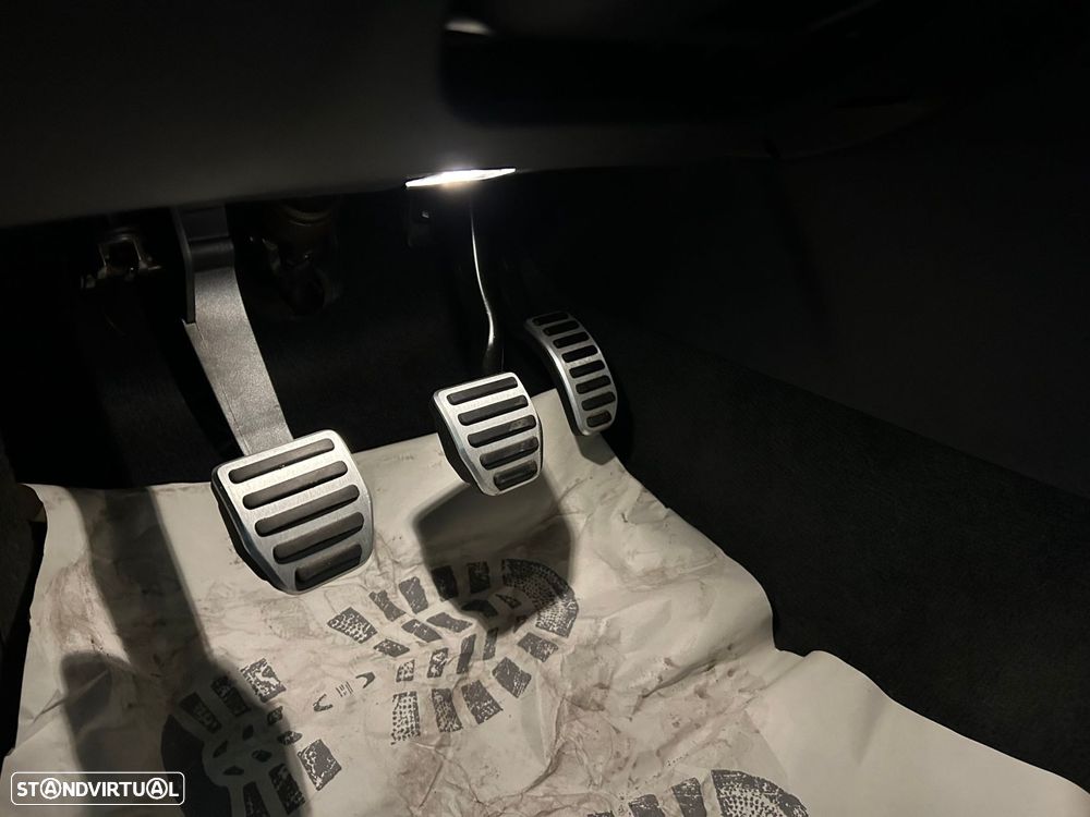 Volvo V60 2.0 D3 R-Design - 42