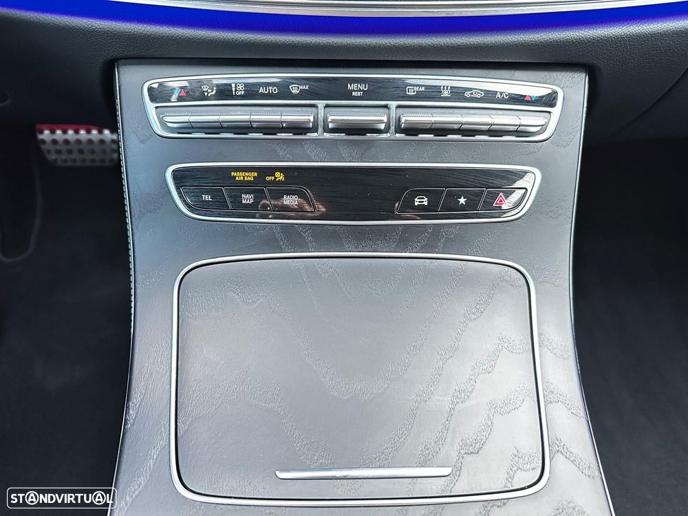 Mercedes-Benz E 300 de AMG Line - 14