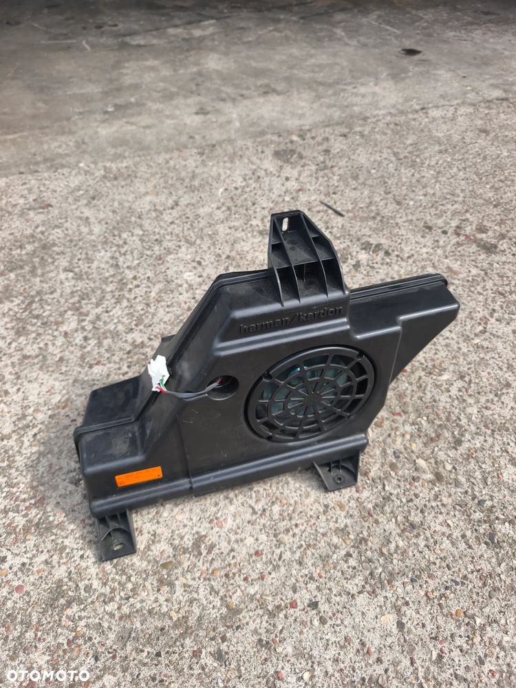 Głośnik Subwoofer HARMAN KARDON A2048202502 Mercedes W204 - 1
