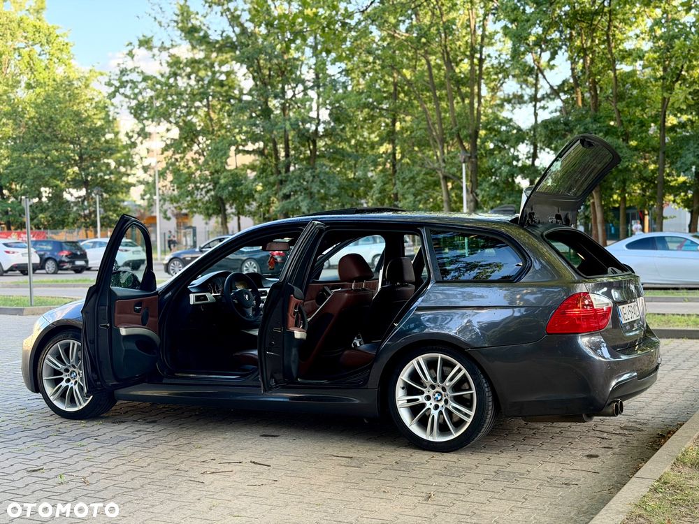 BMW Seria 3 330i - 29
