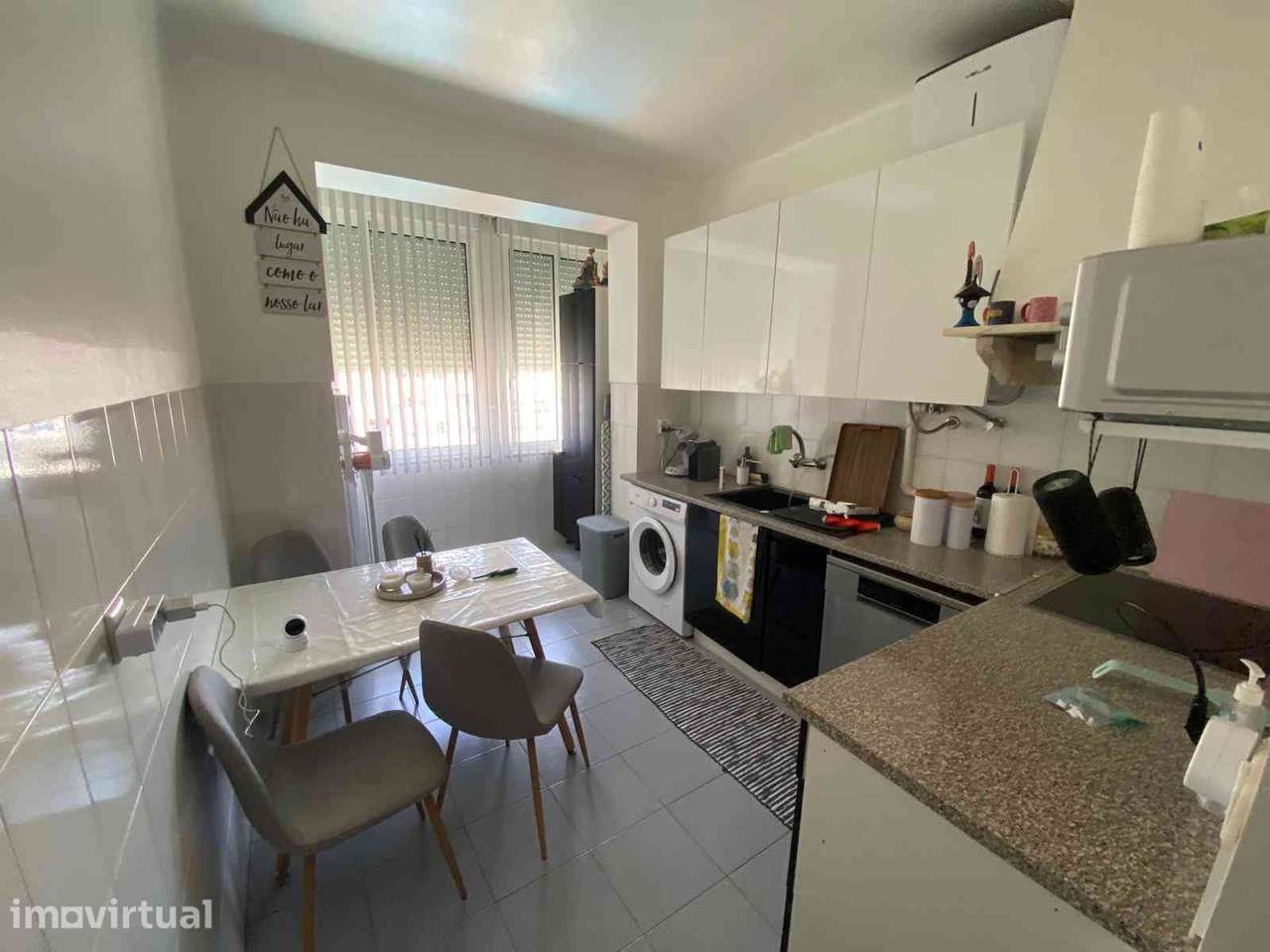 Apartamento T2 com varanda e pronto a habitar vista para o rio - Grande imagem: 3/10