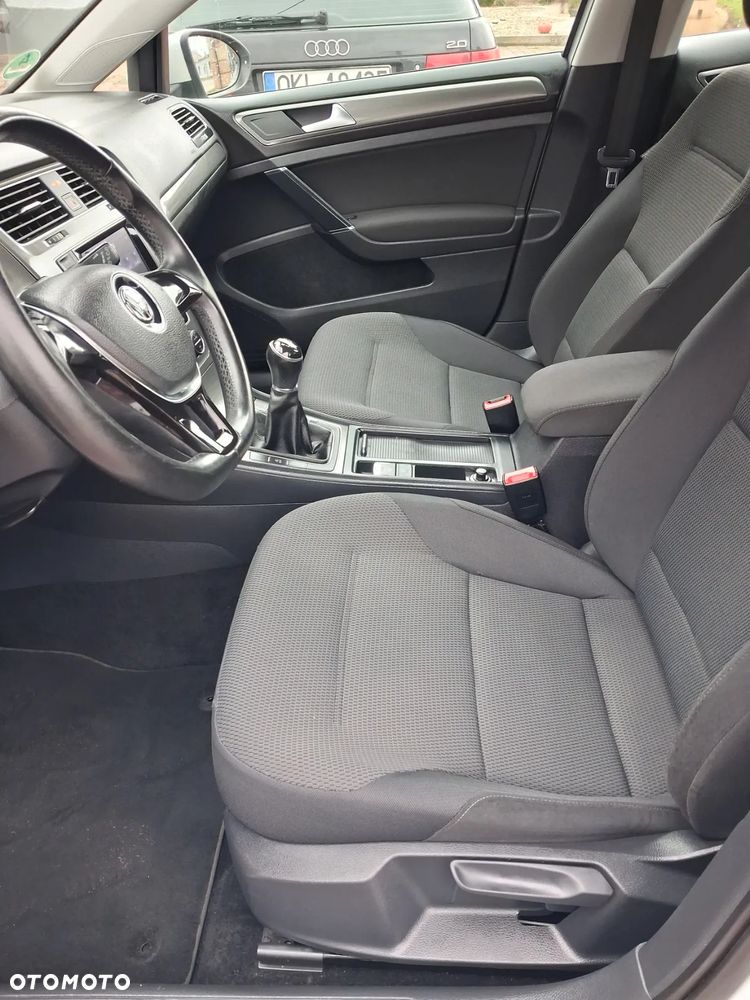 Volkswagen Golf - 12