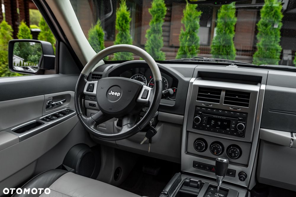 Jeep Cherokee - 25