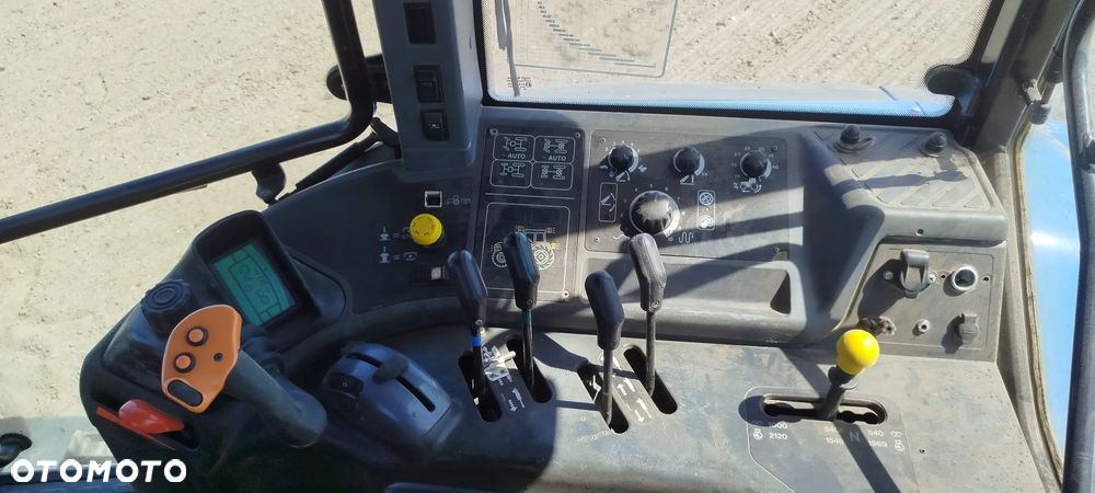 New Holland TM 140 - 11