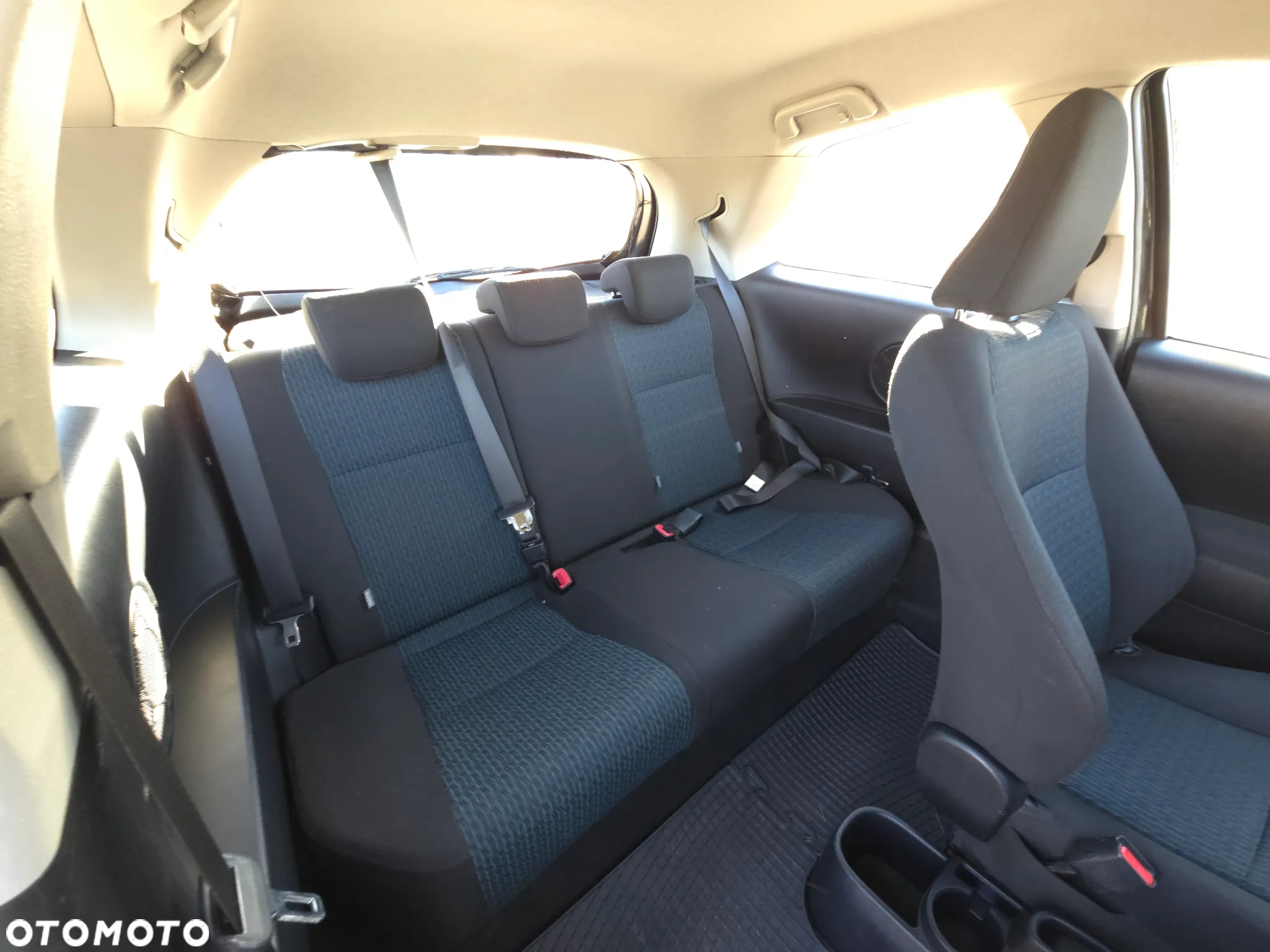 Toyota Yaris 1.0 Luna - 16