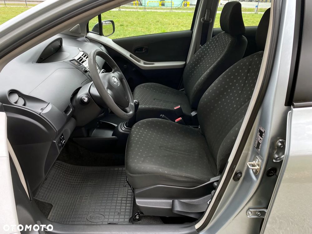 Toyota Yaris 1.0 Terra A/C - 10