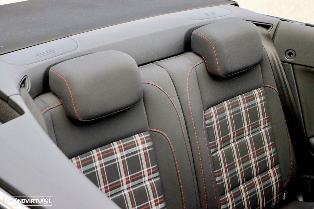 VW Golf Cabriolet 2.0 TSI GTI - 13