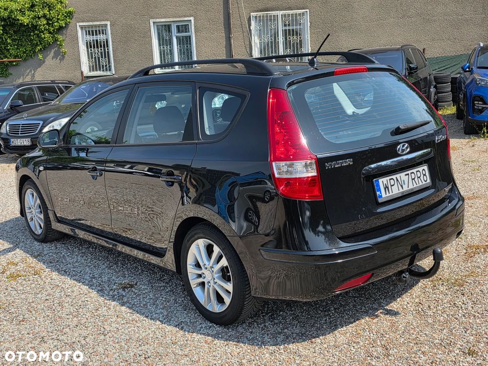 Hyundai i30 i30cw 1.6 CRDi Automatik Comfort - 2