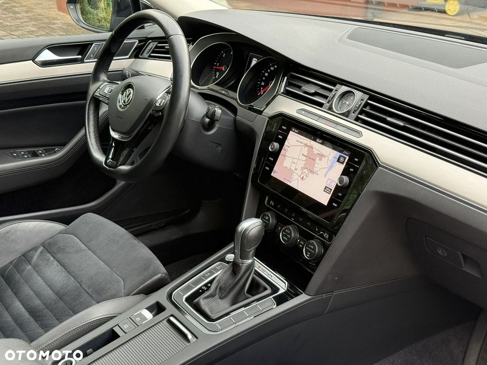 Volkswagen Passat 2.0 TDI SCR DSG 4Motion Business - 20