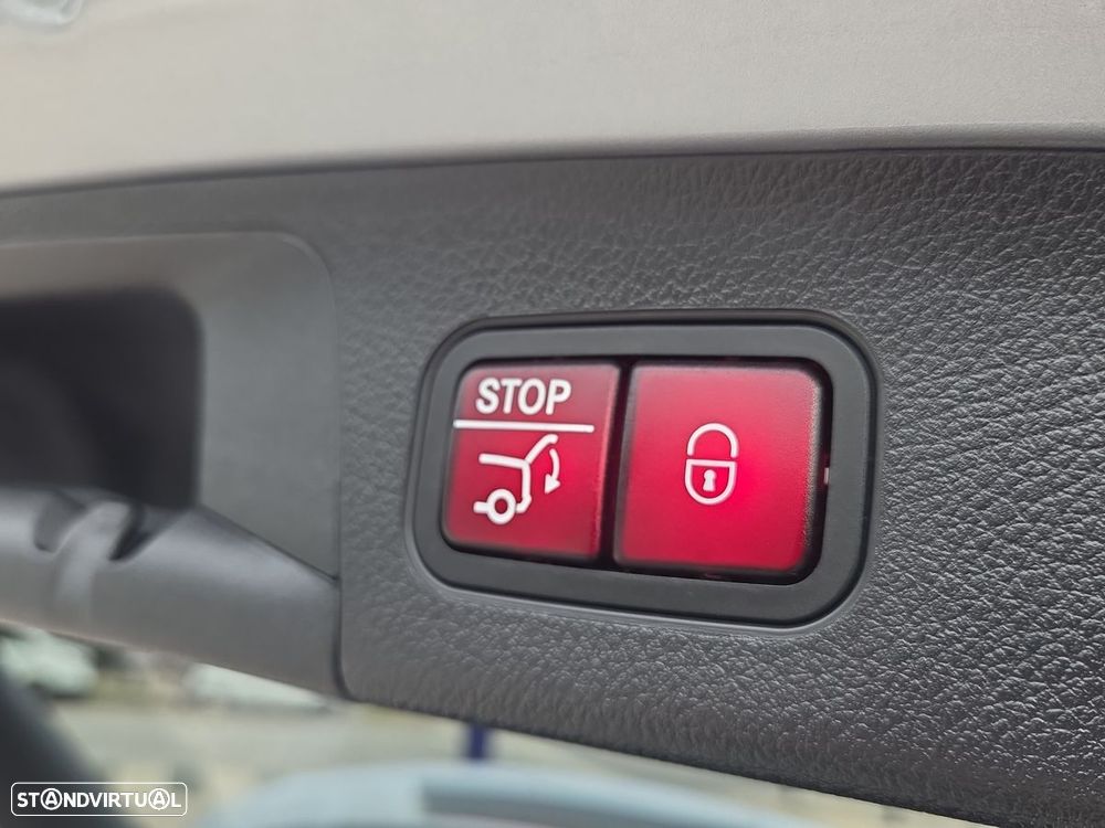 Mercedes-Benz GLA 180 d AMG Line - 25