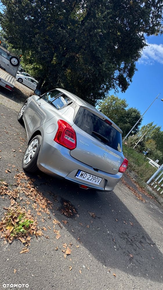 Suzuki Swift 1.2 Premium Plus CVT - 5